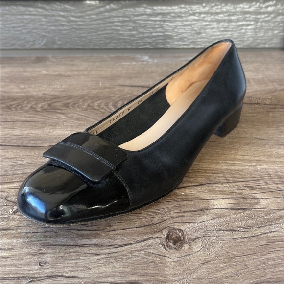 Salvatore Ferragamo Shoes - Salvatore Ferragamo Women’s Black Leather size 9.5
Made in Italy